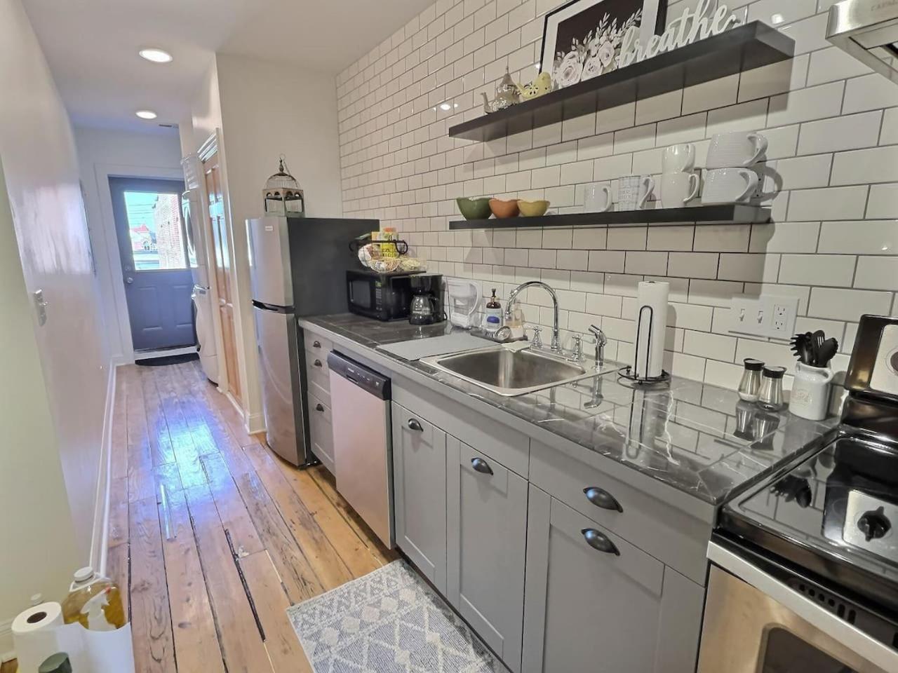 R And R Guest House Moberly Екстериор снимка