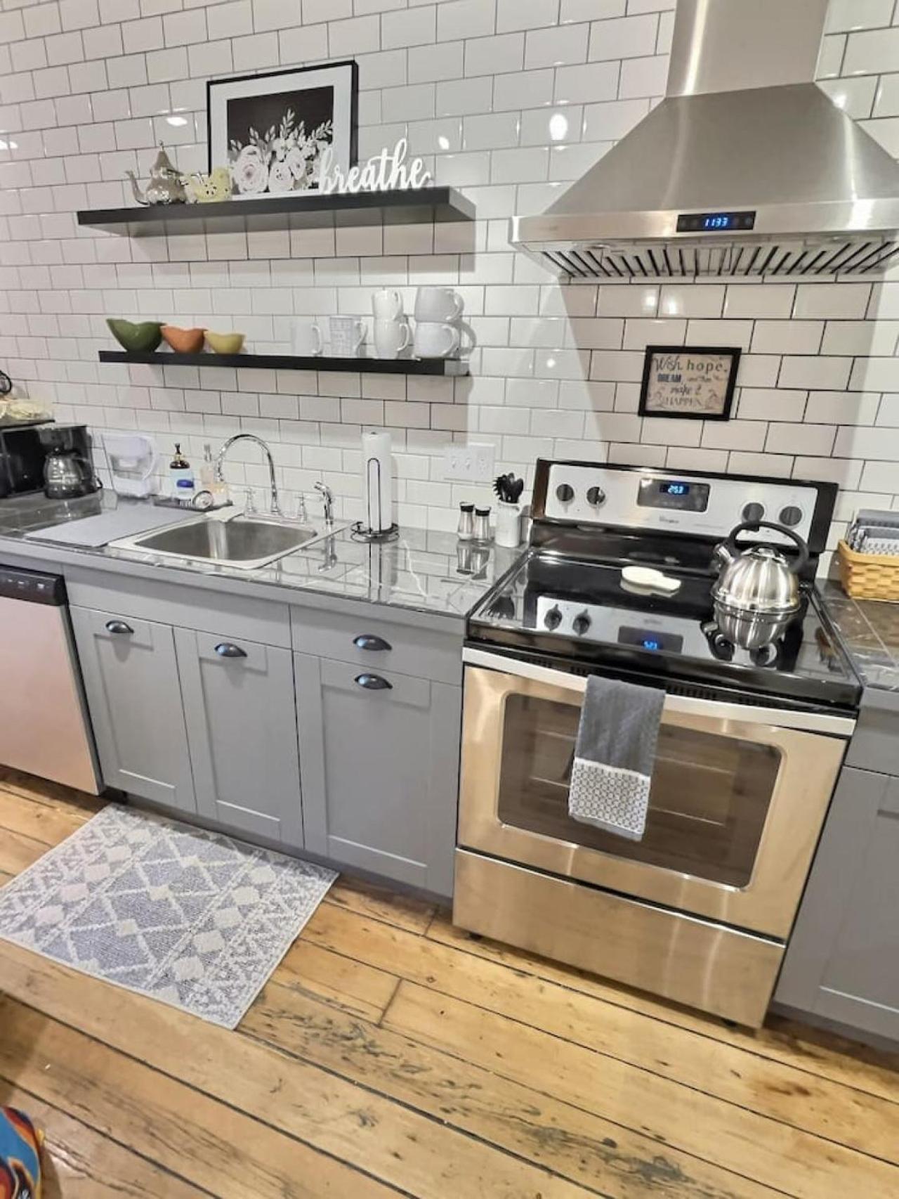 R And R Guest House Moberly Екстериор снимка